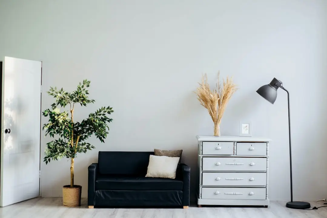 10 smarta förvaringstips för ett organiserat och stilrent hem illustration
