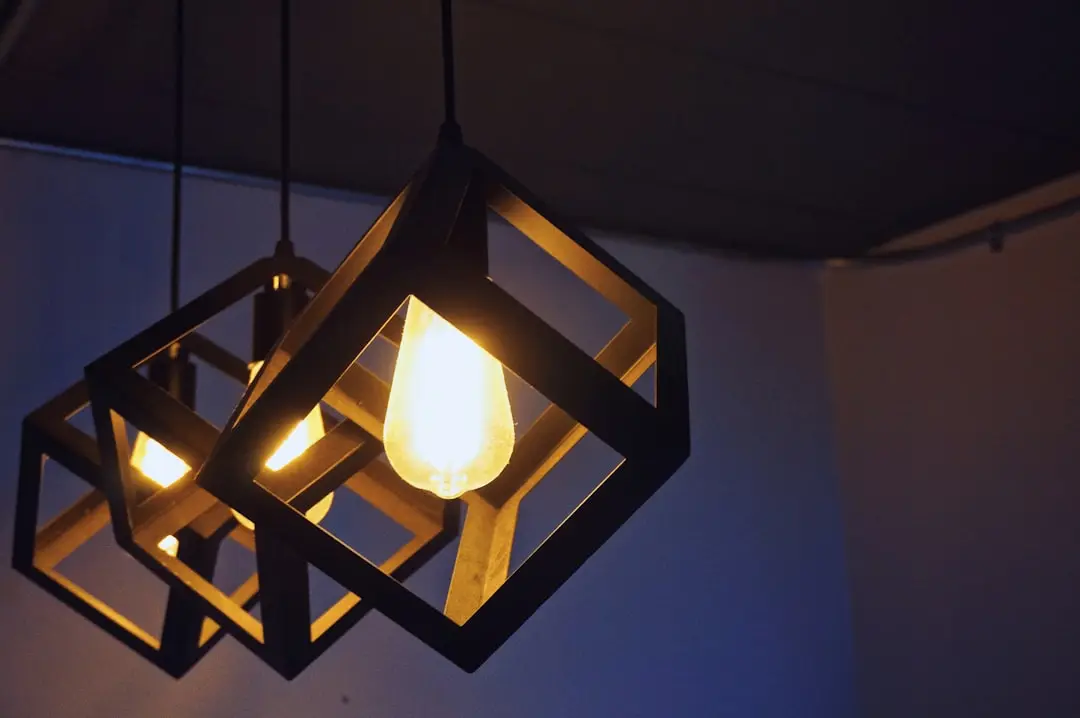 Herstal Manola – en lampa som lyser upp ditt hem! illustration