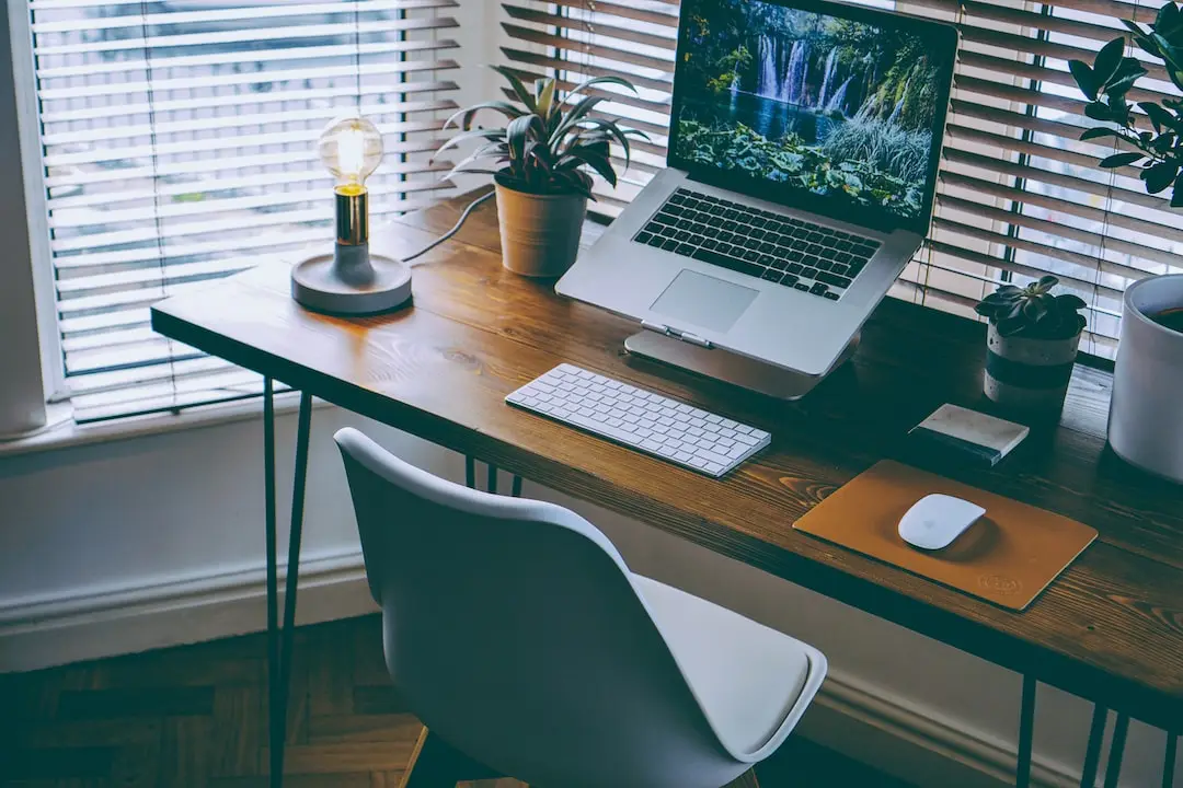 Skapa en harmonisk arbetsplats hemma – tips och idéer illustration